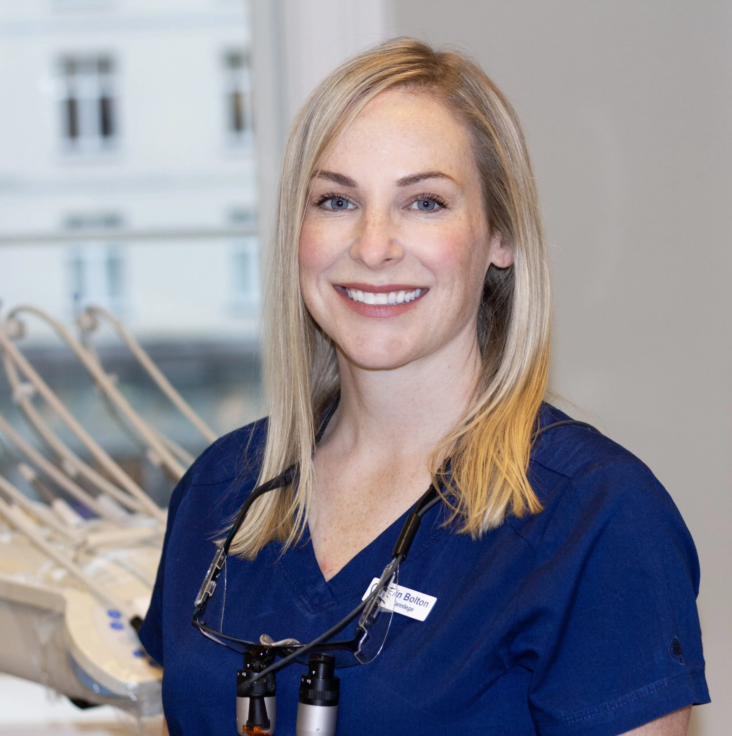 Tannlege — BMSc, BDS, MFD, RCSI Erin Bolton ved Torgallmenning Tannleger