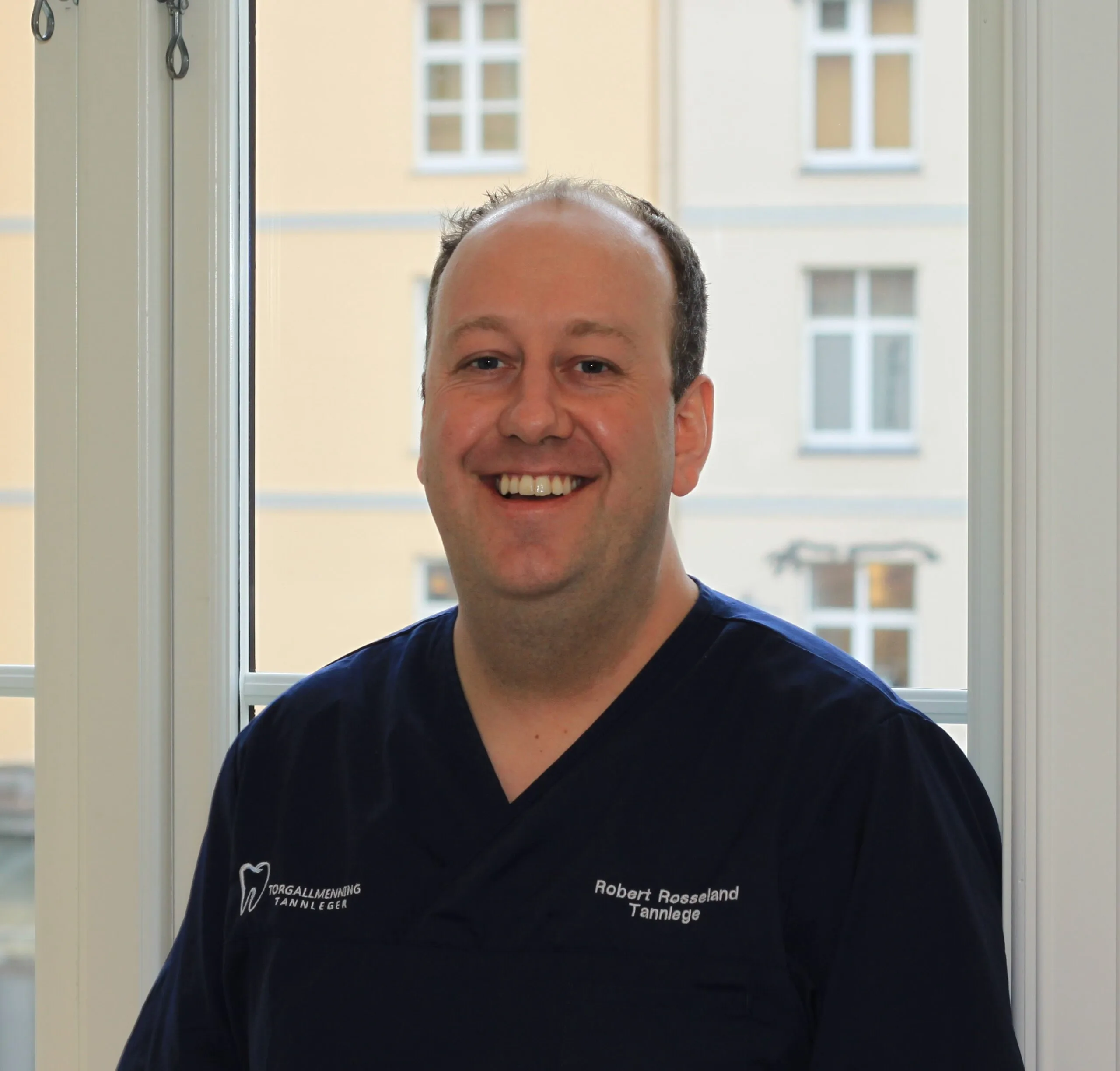 Tannlege MNTF — klinikksjef og eier Robert Rosseland ved Torgallmenning Tannleger